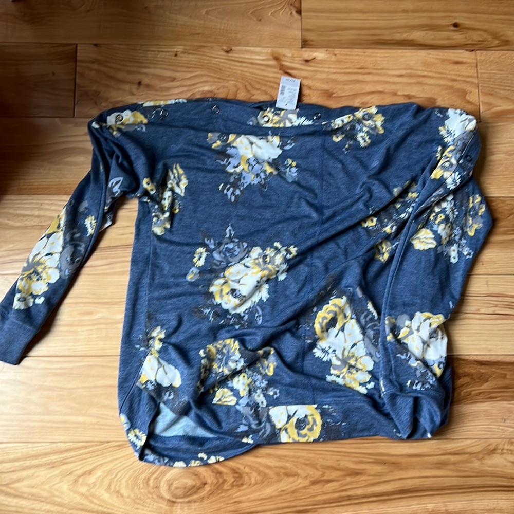Long sleeve floral top